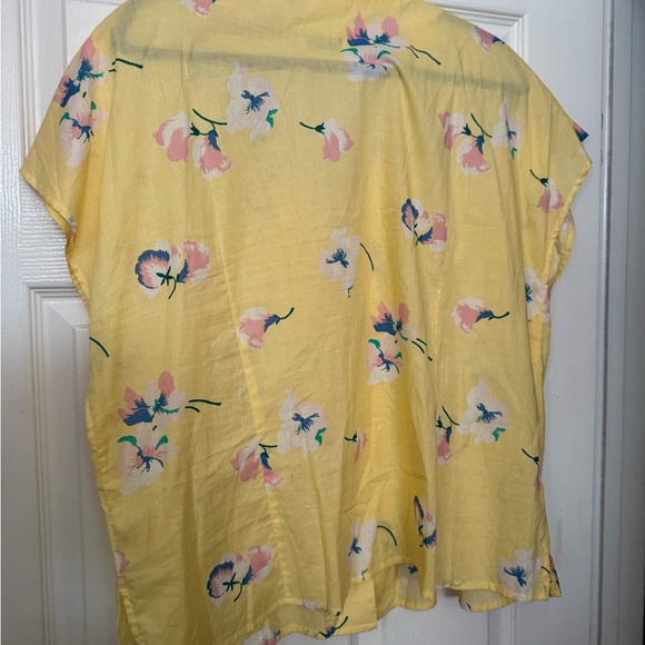 MODCLOTH X EMILY AND FIN SPIED
DELIGHT YELLOW FLORAL BLOUSE NWOT - Picture 2 of 6